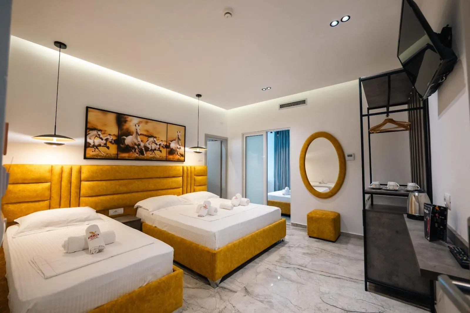 Hotel Eagle Ksamil 4*,