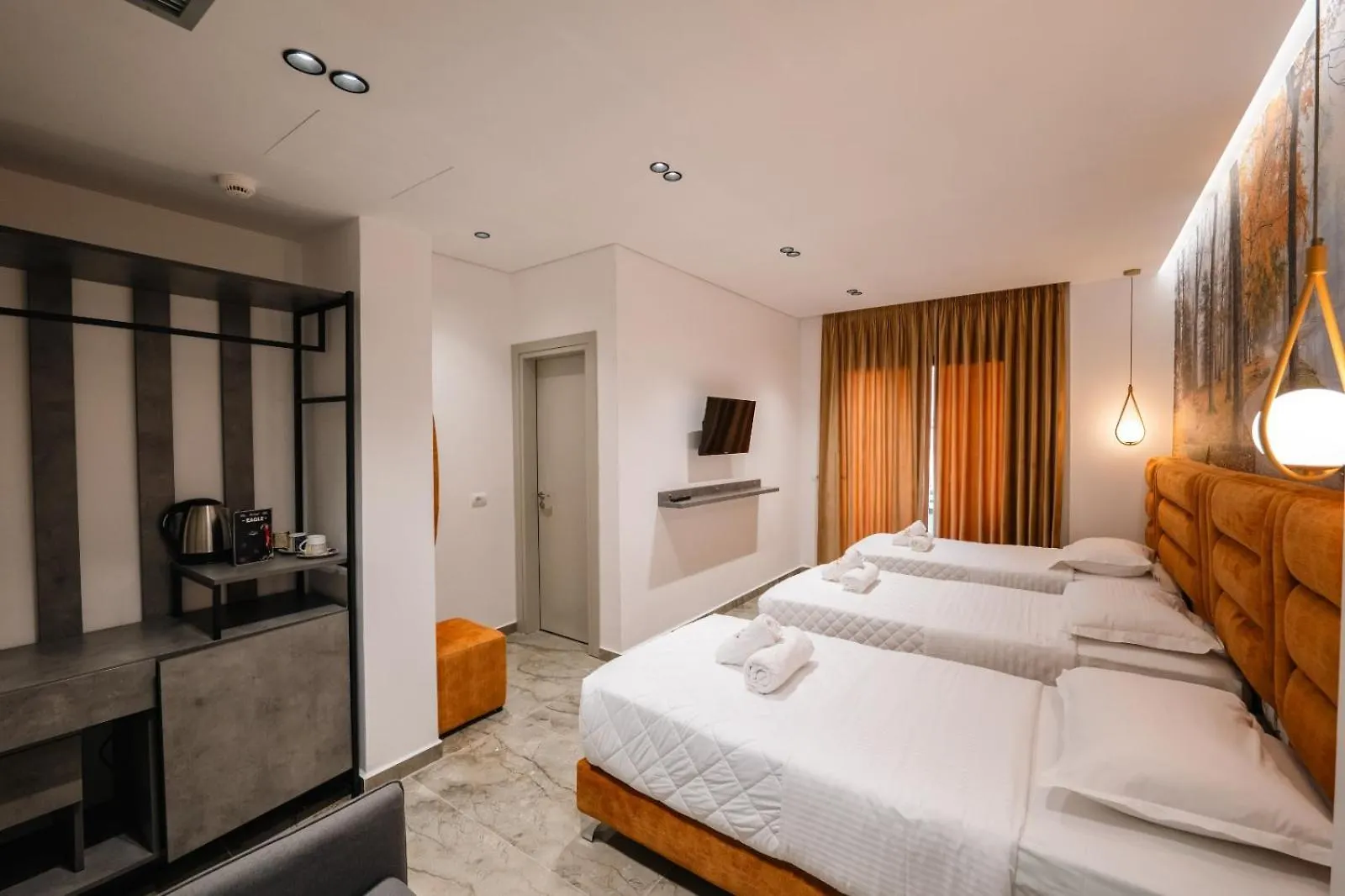 Hotel Eagle 사밀 4*,