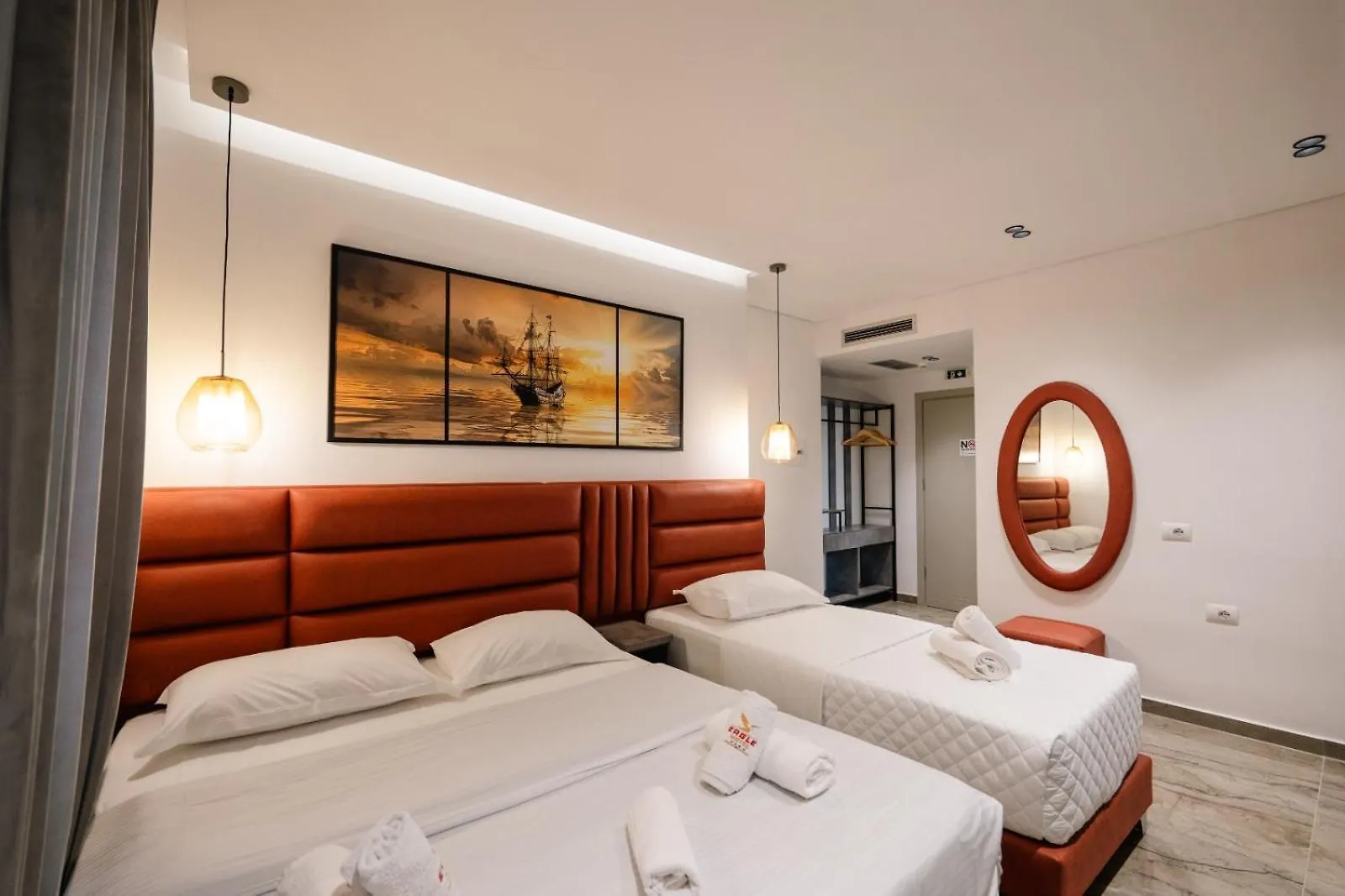Hotel Eagle 사밀