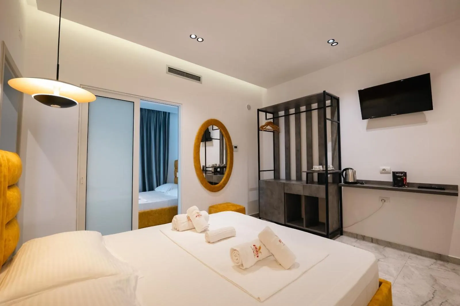 Hotel Eagle 사밀