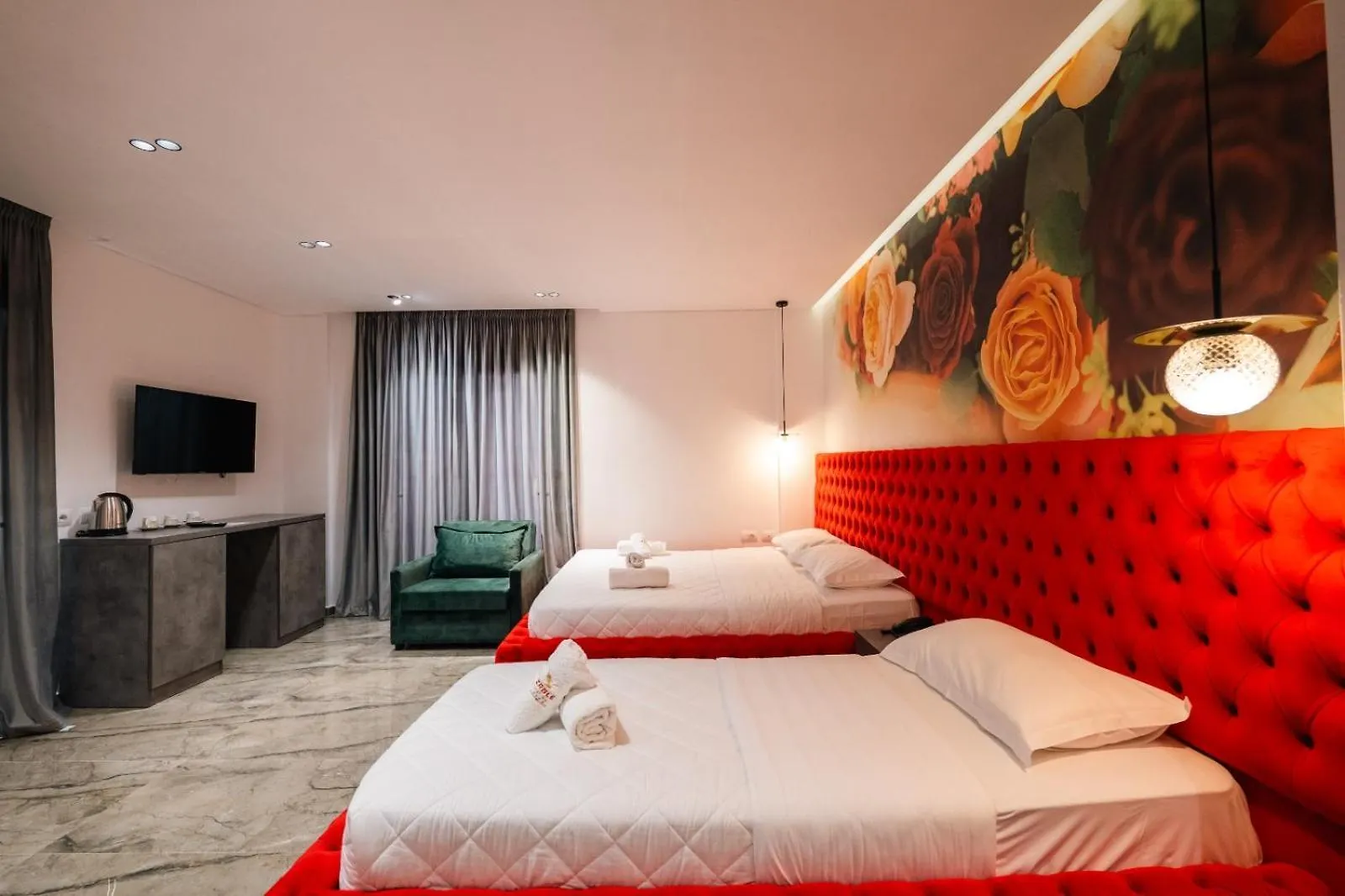 Hotel Eagle 사밀 4*,  알바니아